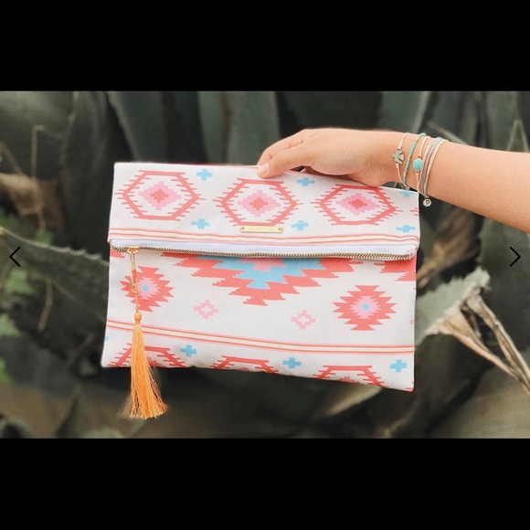 Pura Vida Southwest Clutch - Picture 5 of 5